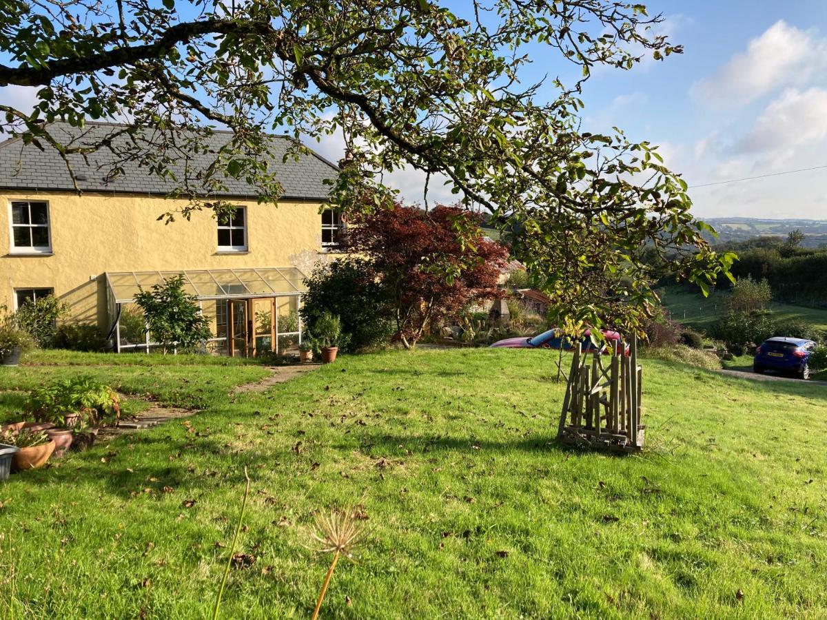 Frizenham Farmhouse Little Torrington エクステリア 写真
